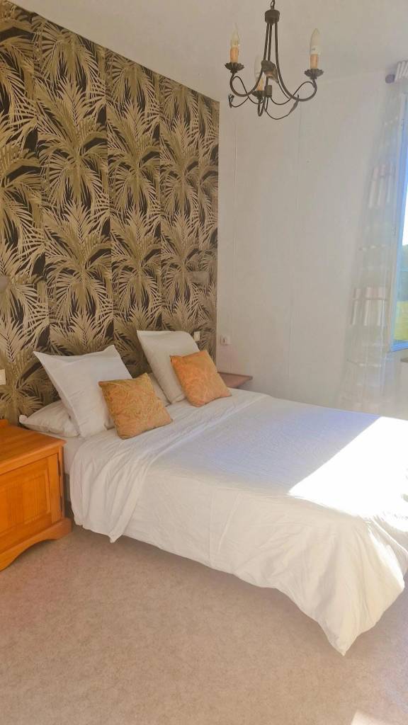 chambre double grand lit